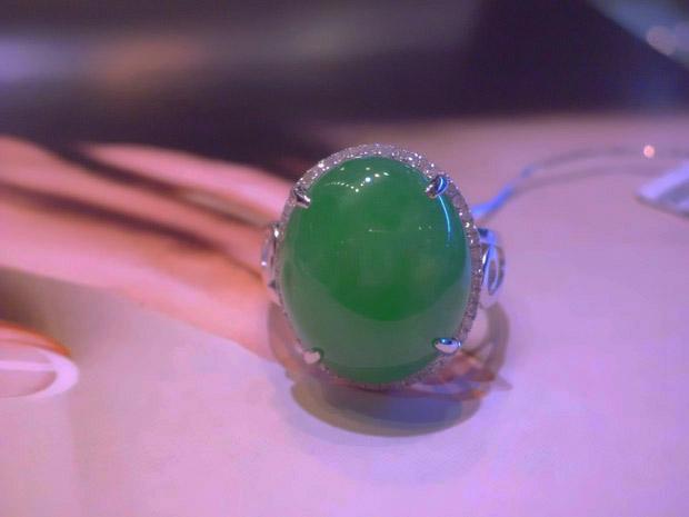 18K翡翠阳绿戒指（已售）
